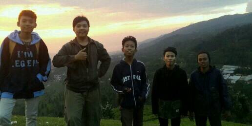 fend_lim's profile banner image