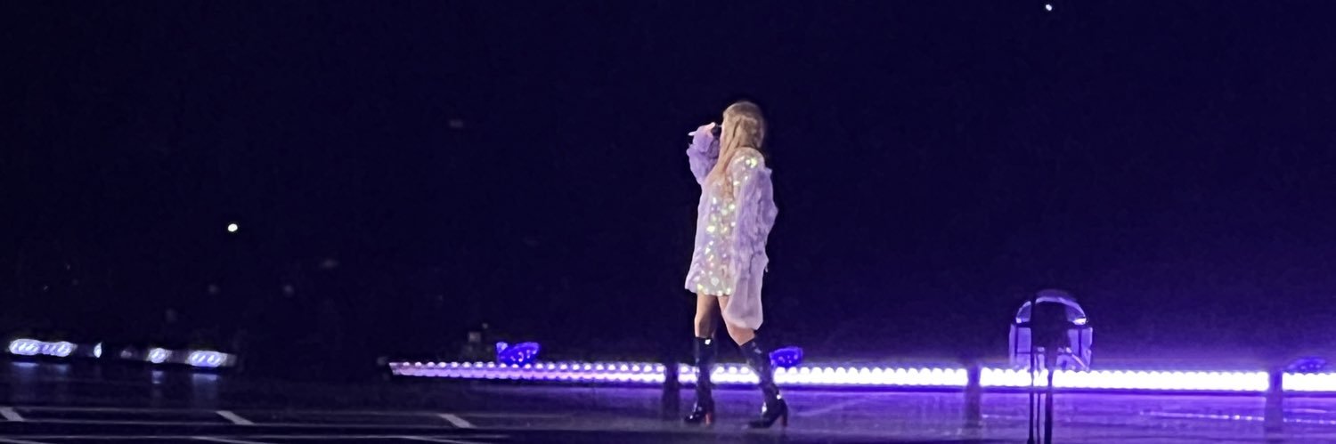 poesdame's profile banner image