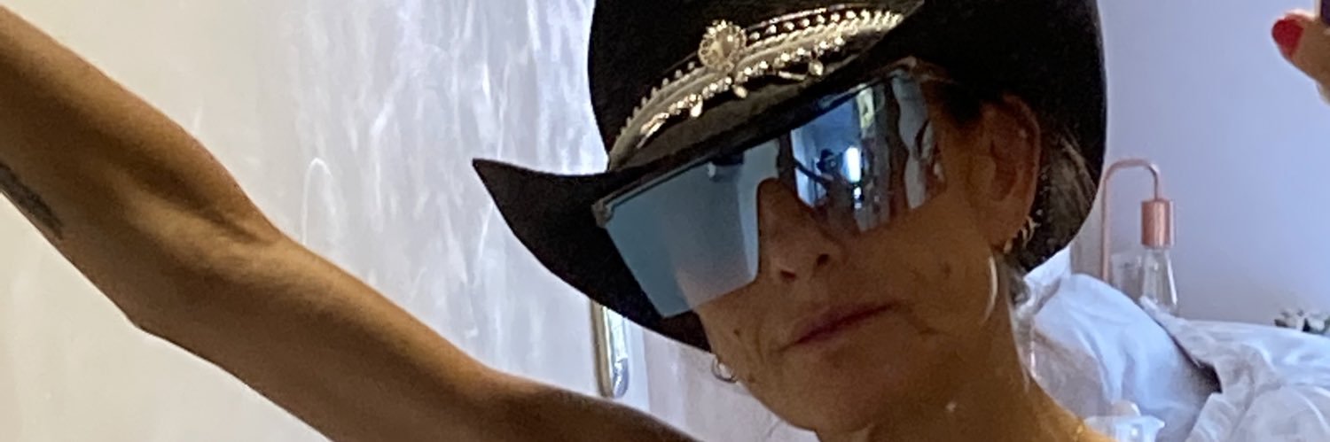 martitabet's profile banner image