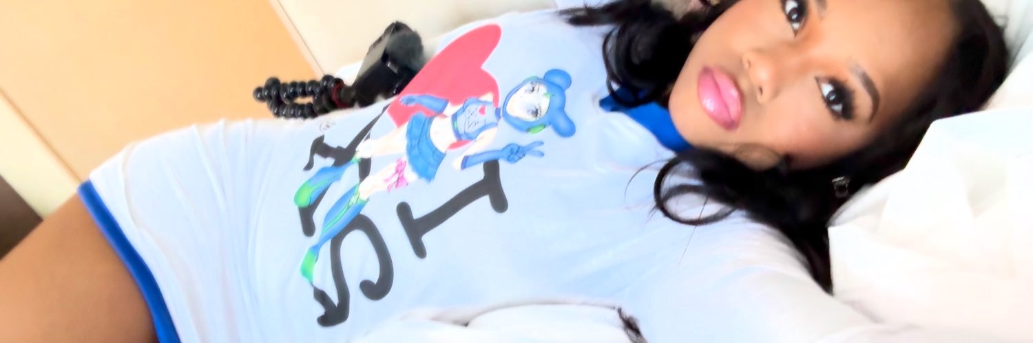 alinajoi's profile banner image