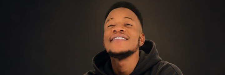 emzly001's profile banner image