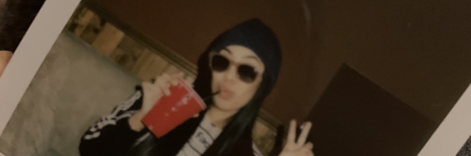 itzychavarin's profile banner image