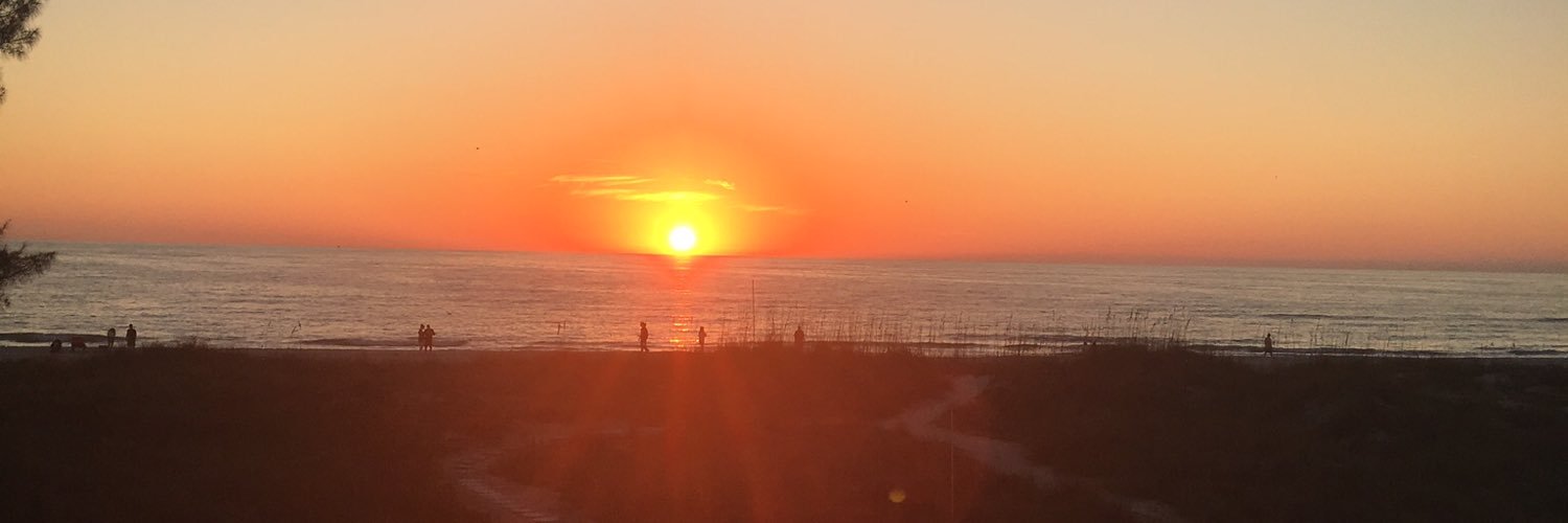 laurenn_08's profile banner image