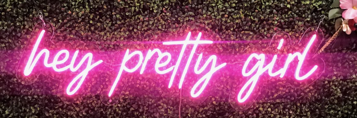 Lip Liner Whore 🫦 banner