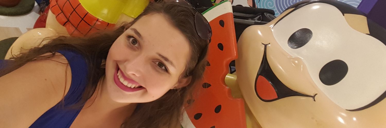 LariFetter's profile banner image
