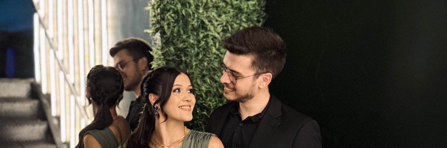 Laurassousaa's profile banner image