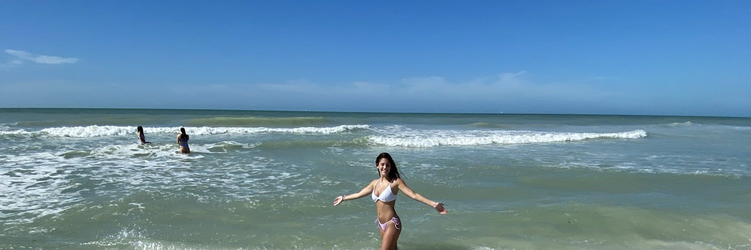 ellllaa_13's profile banner image