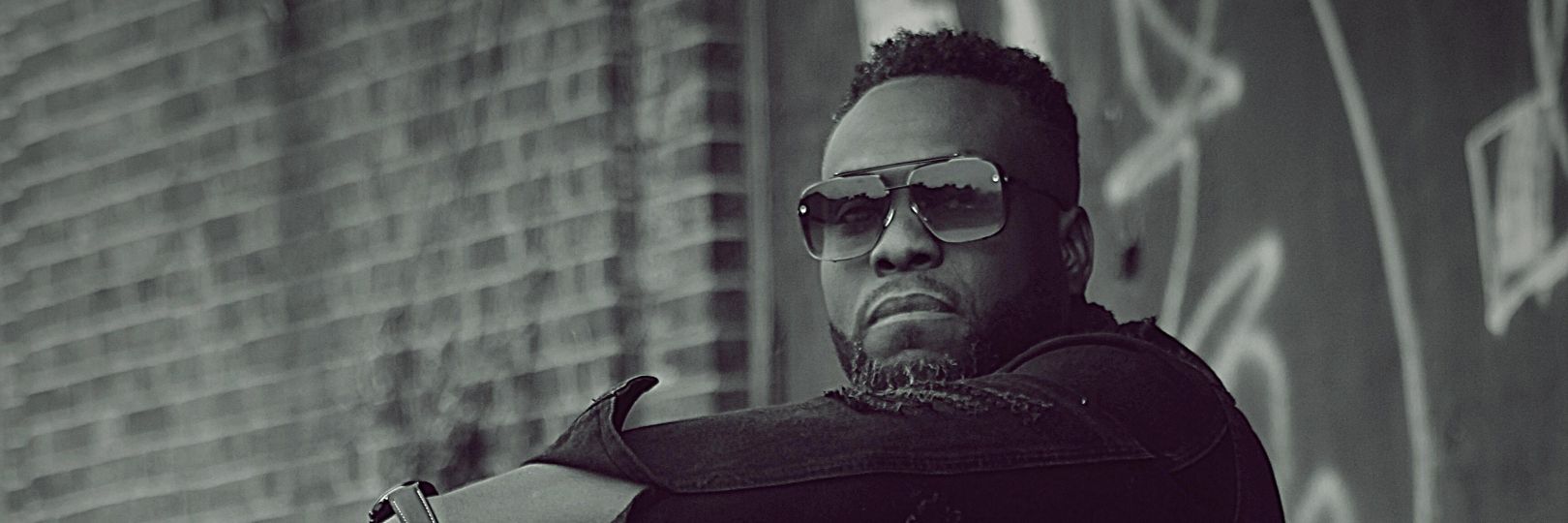 iambmney's profile banner image