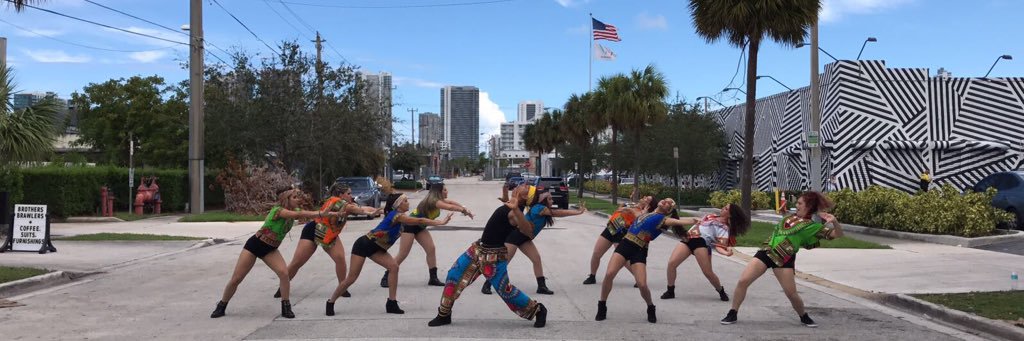 bailaconmicho's profile banner image