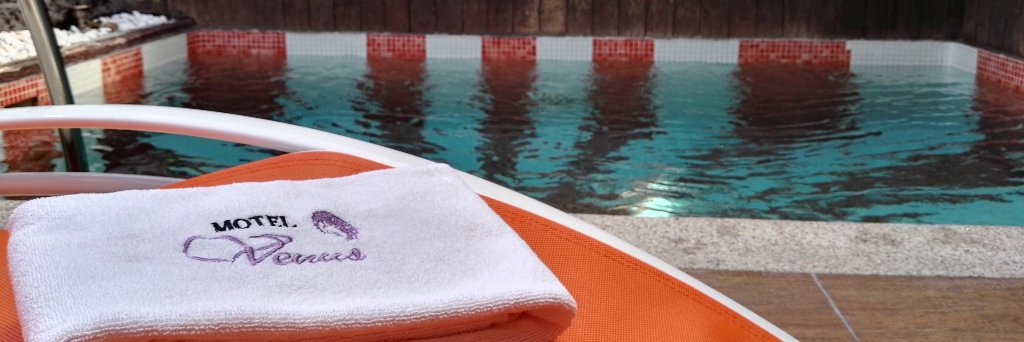 Vmotel's profile banner image