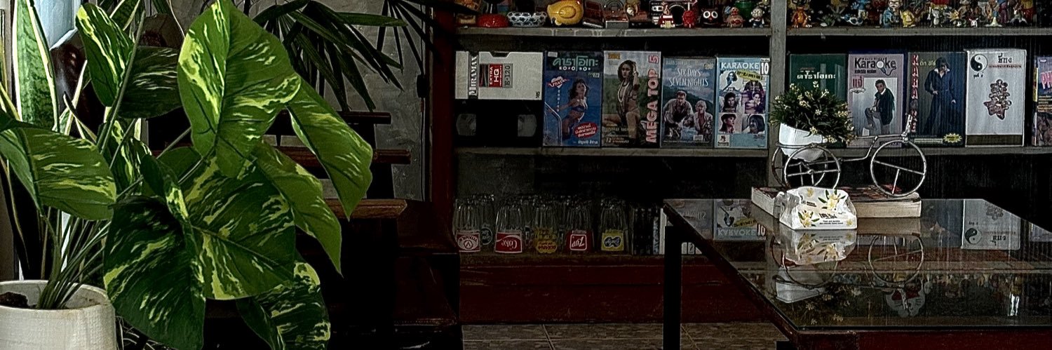 beeominic's profile banner image