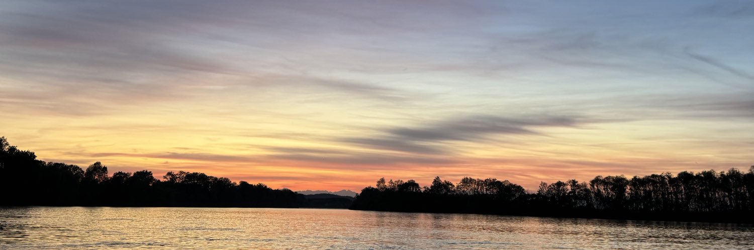 engee994's profile banner image