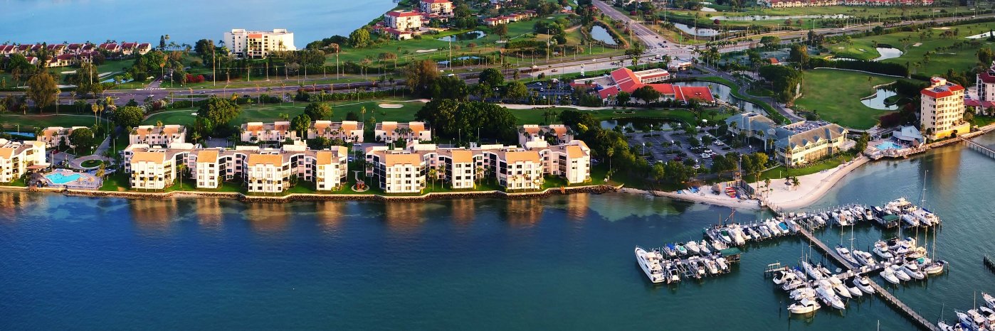 Isla Del Sol Yacht & Country Club banner