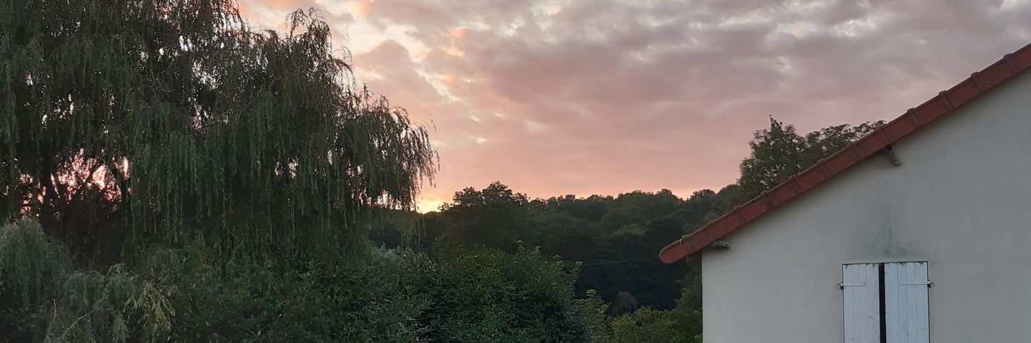 NathyNathou's profile banner image
