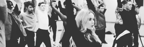 Layla_Ellison Profile Banner