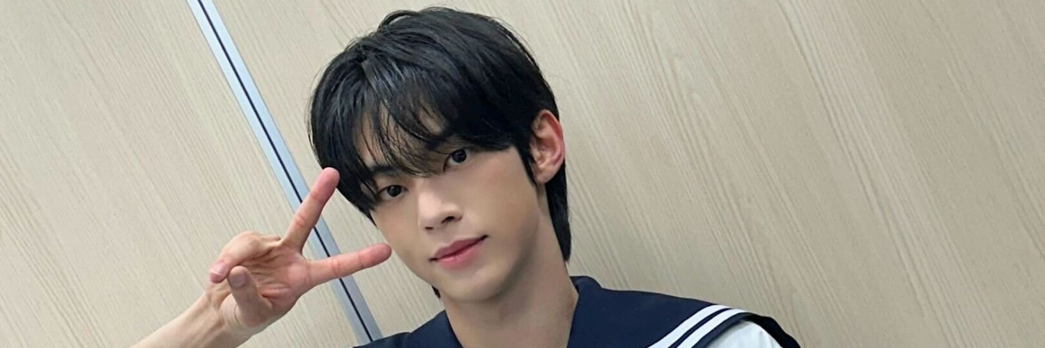 sungholo's profile banner image