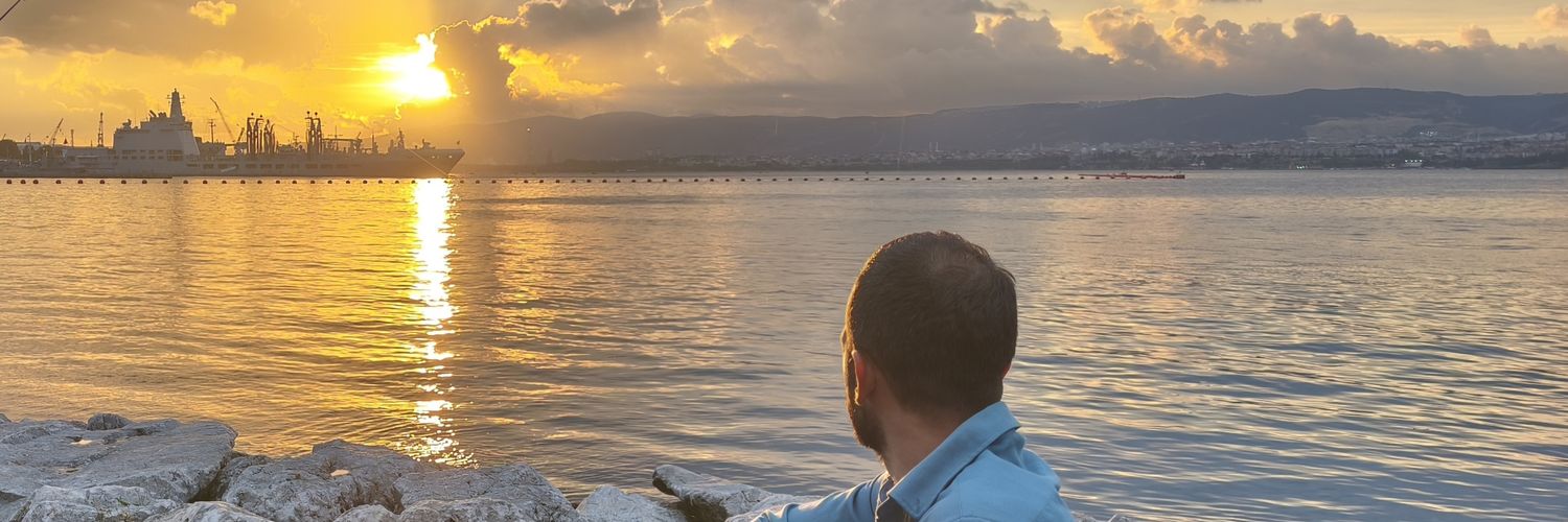 furuncu895's profile banner image