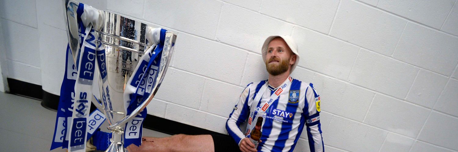 'J' 🤺🌋🫙 banner