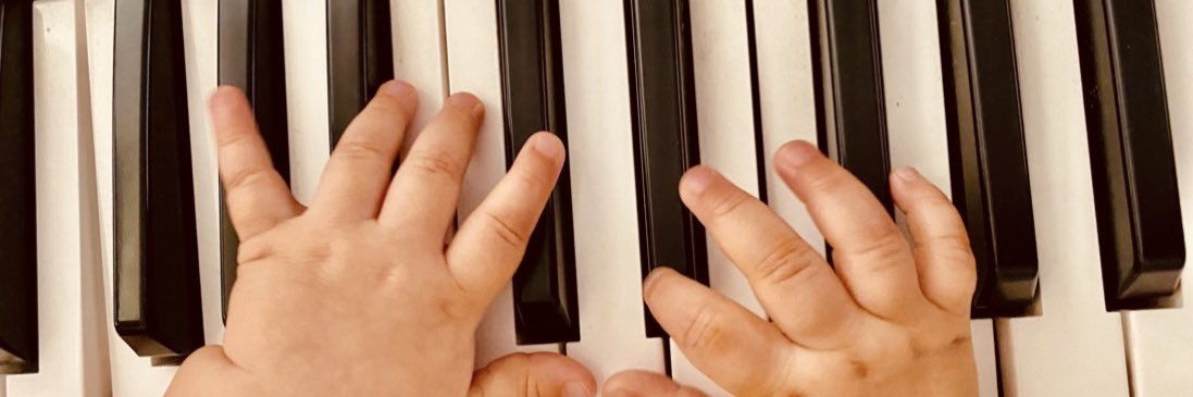 codinomemari's profile banner image