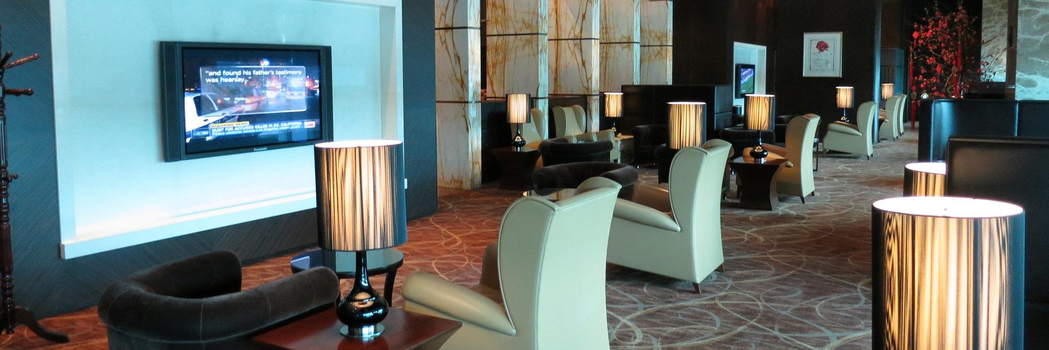 lounge_review's profile banner image