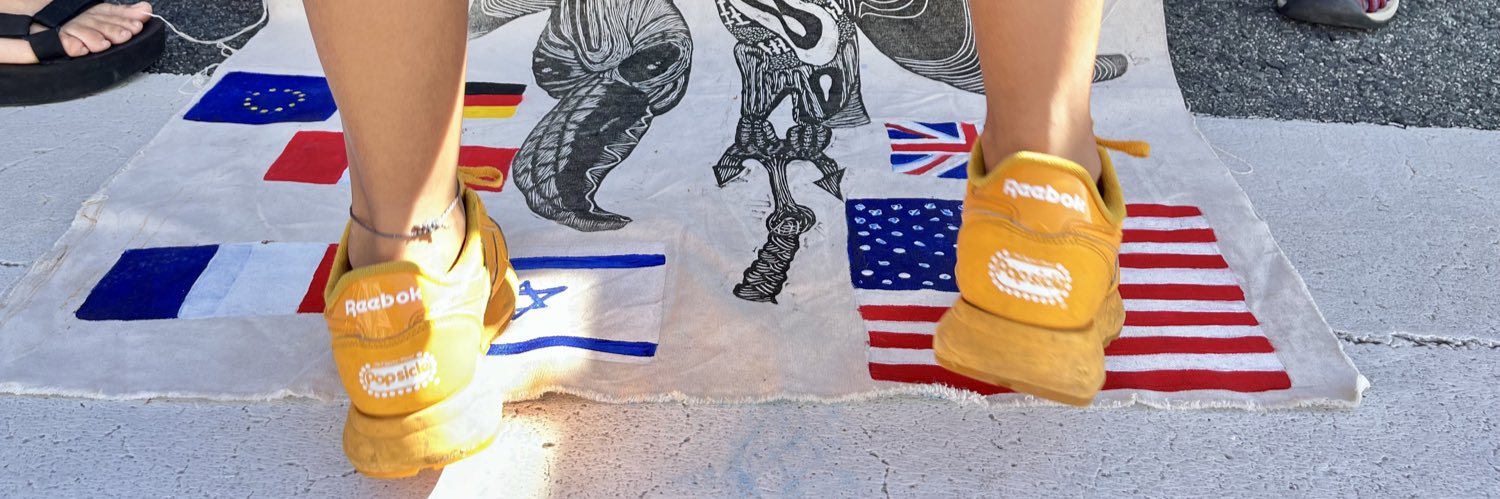 Vivo en el país del tumbe.'s banner