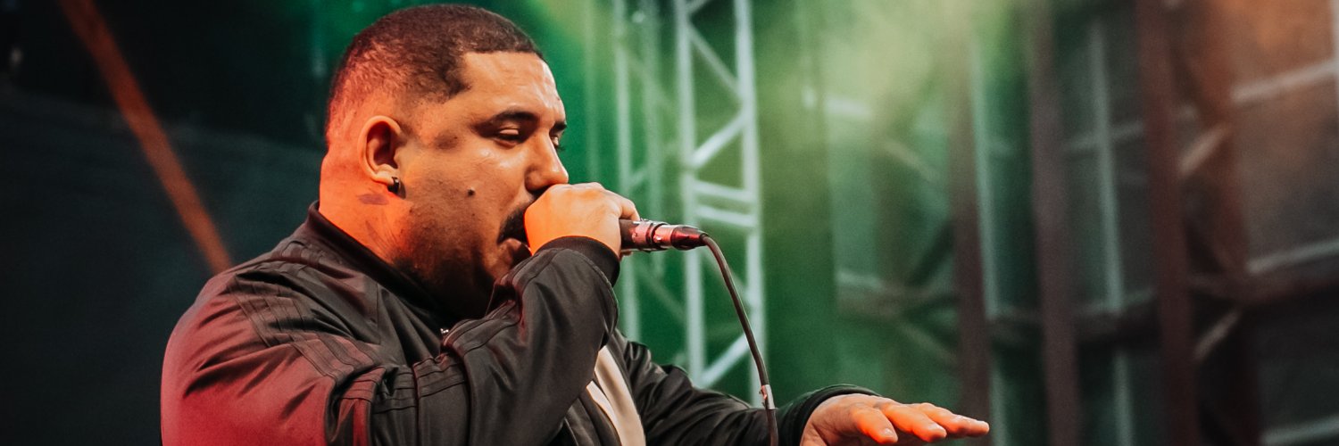 sickatriz's profile banner image