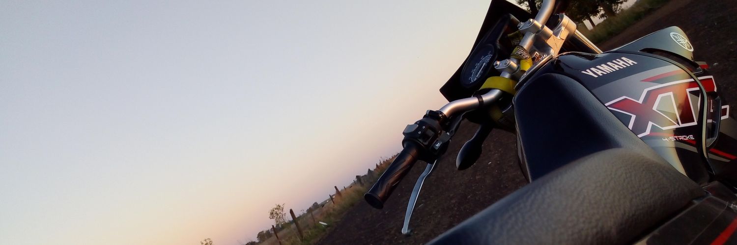 quiari_'s profile banner image