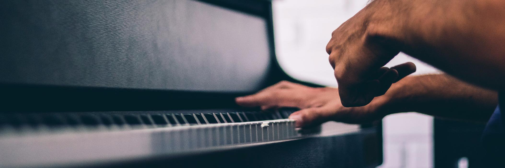 Gustavo Coutinho banner