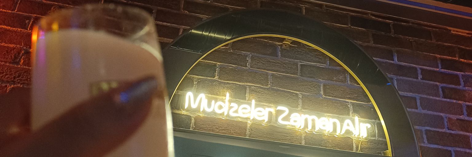 GulumhanT's profile banner image