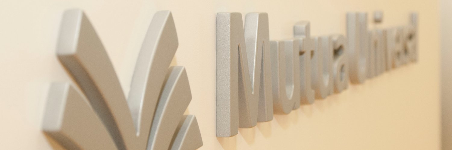 Mutua Universal banner