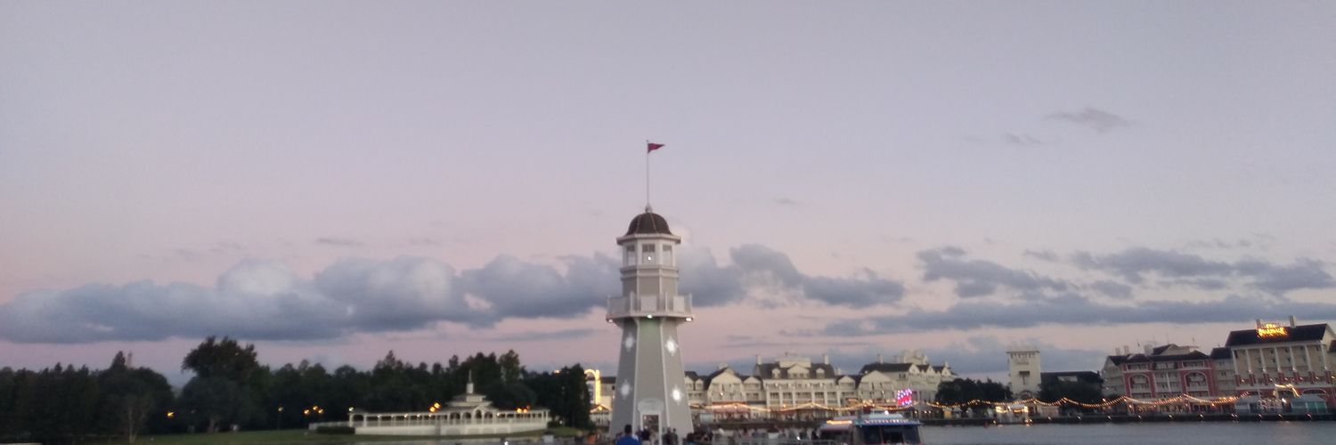 luisarighthere's profile banner image