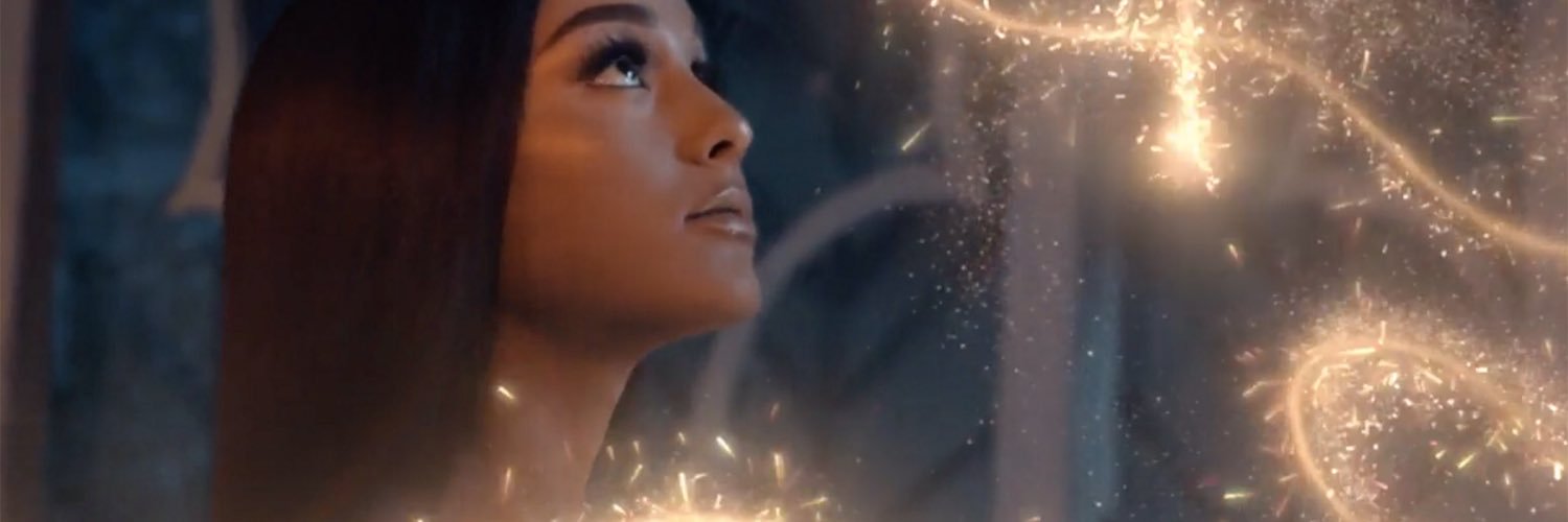 arianasmoony's profile banner image