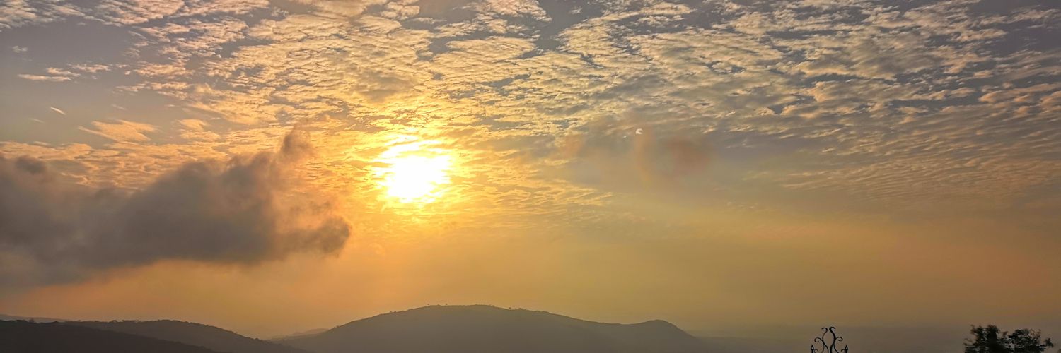 EAtsrefi's profile banner image