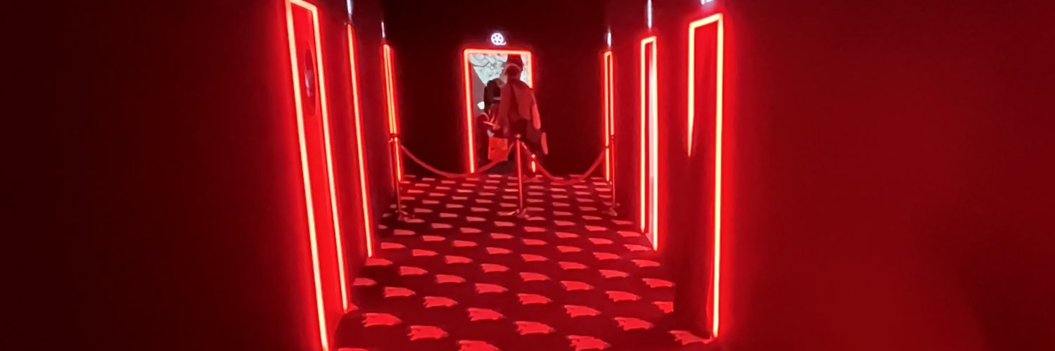 Le R W banner