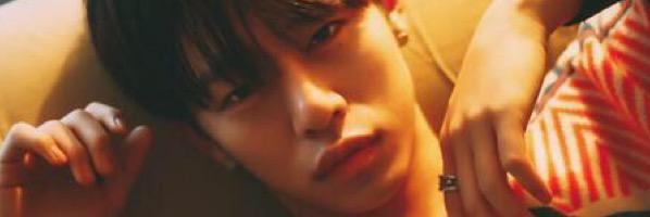 kpop_lips's profile banner image