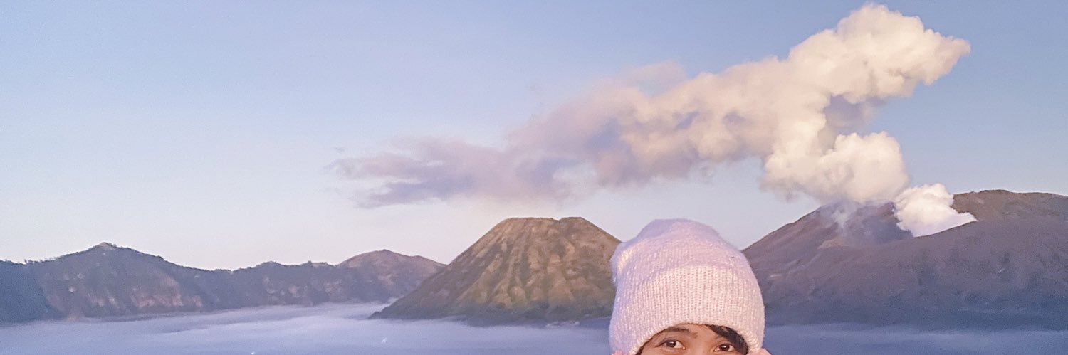 nikmimut's profile banner image