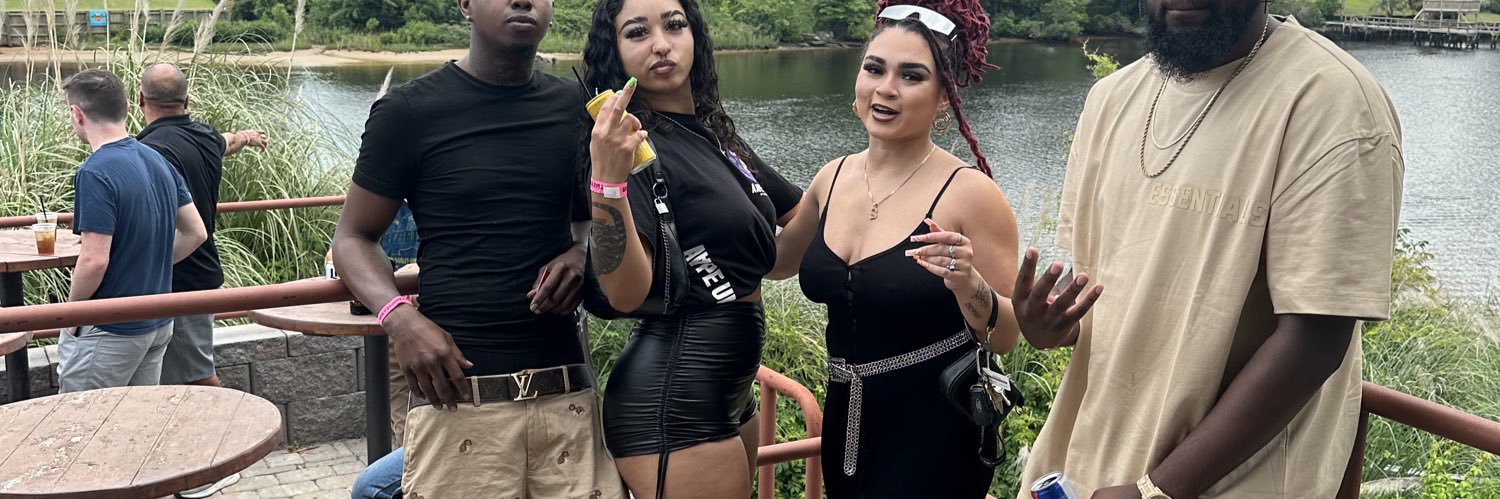 kaylaaveronica's profile banner image