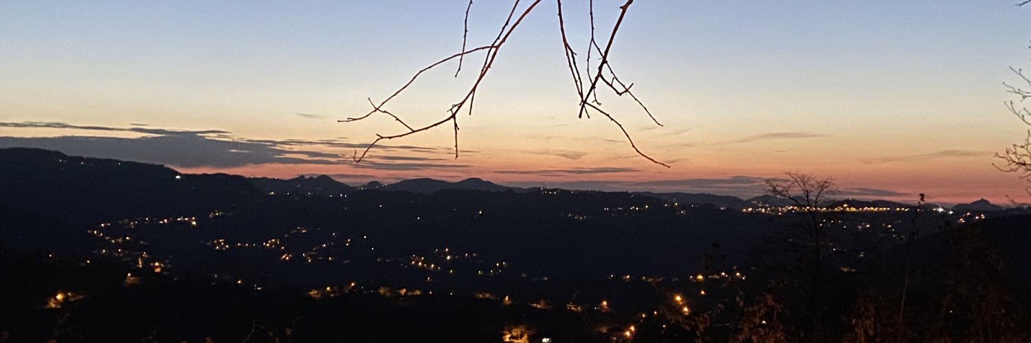 akdolun5's profile banner image