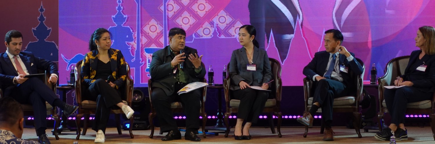 Deborah Steele banner