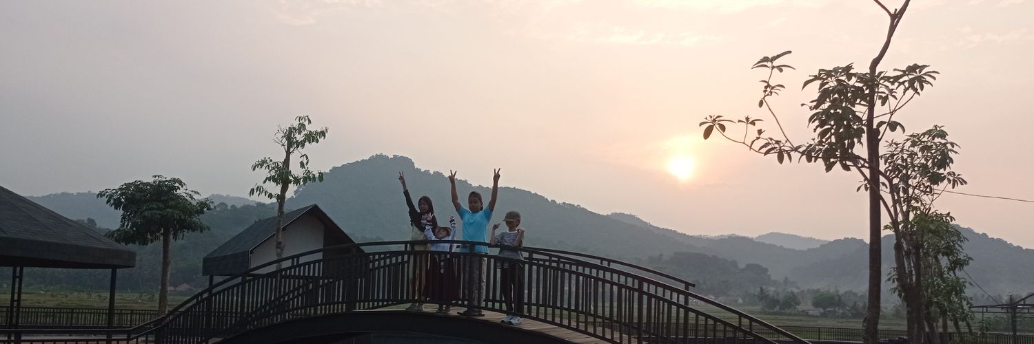 AdamLainara's profile banner image