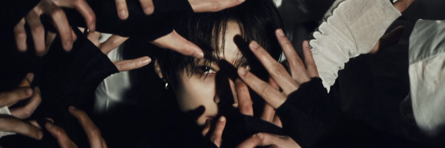 je & that IN RIOツ banner