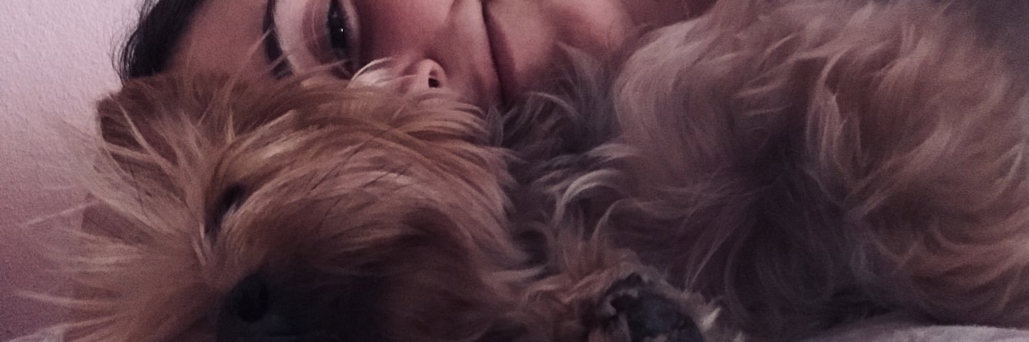 lauravr99's profile banner image