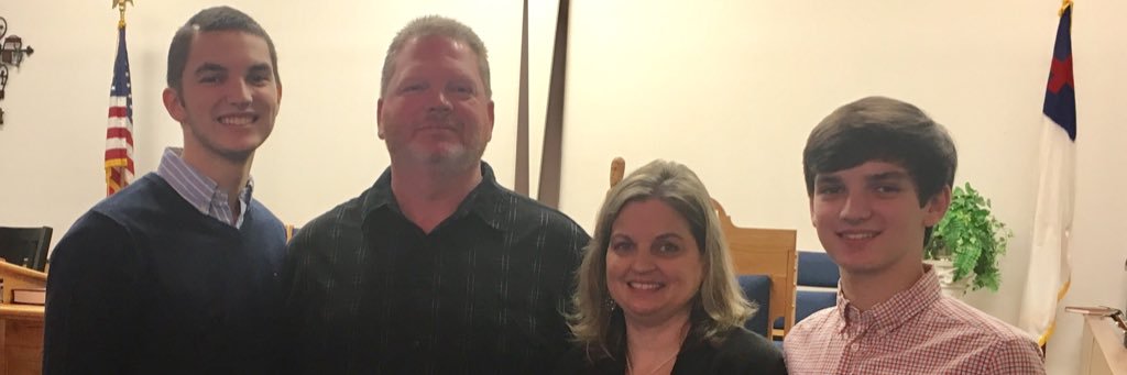 ThompsonTeamMom banner