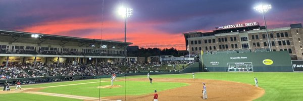 TiffW96 Profile Banner