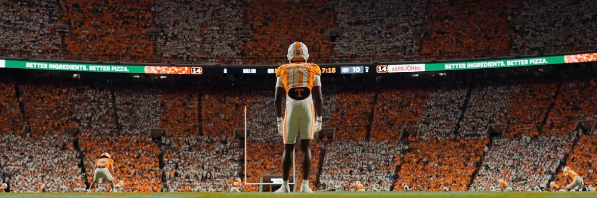 datsmegee's profile banner image