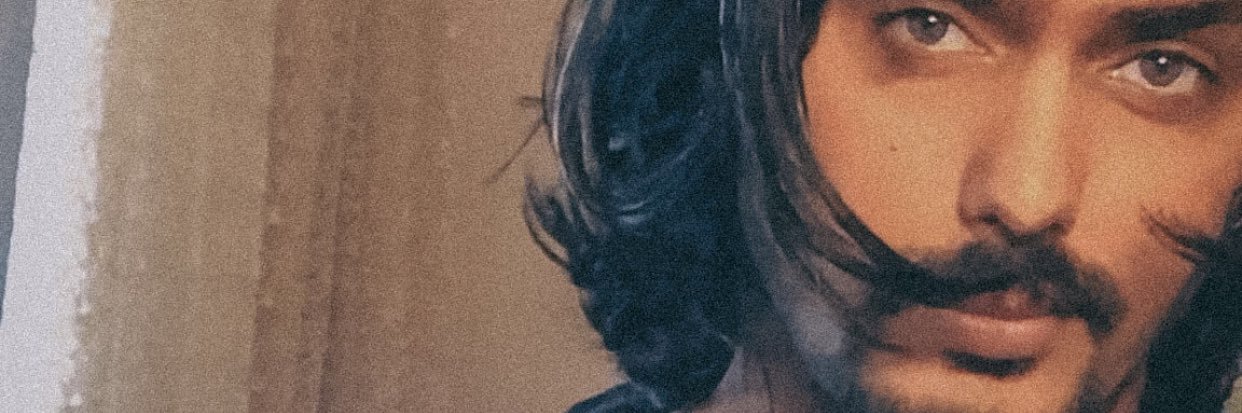 Ari banner