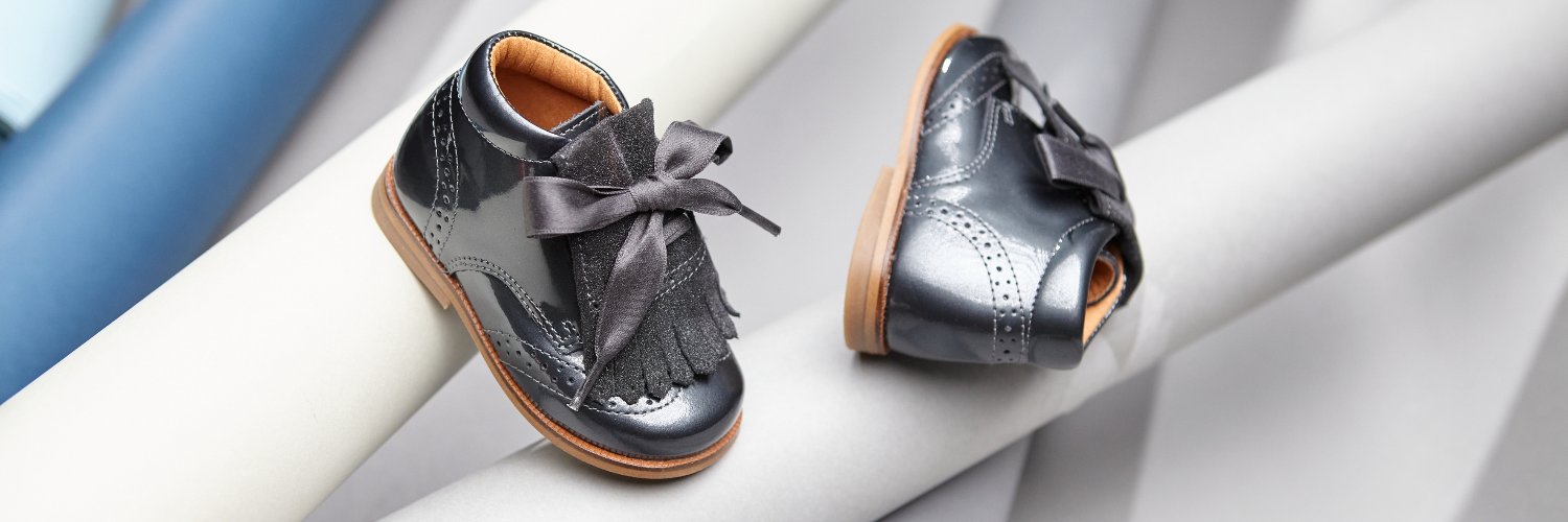Claryshoes's profile banner image