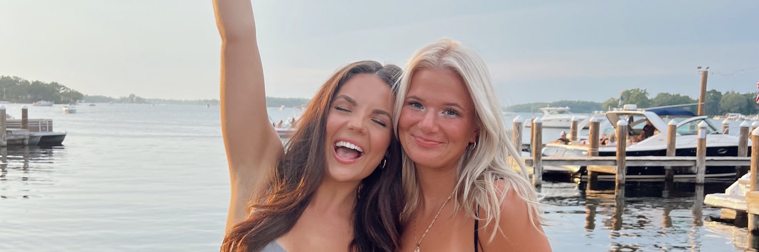 alexis_busse's profile banner image