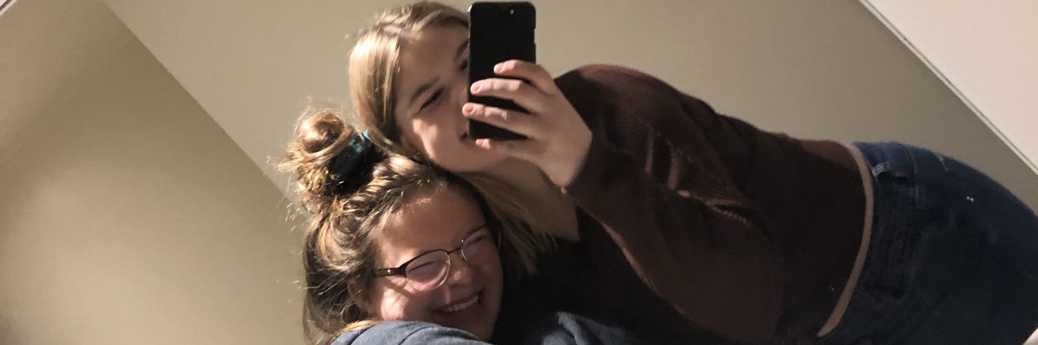 chloeamoss's profile banner image