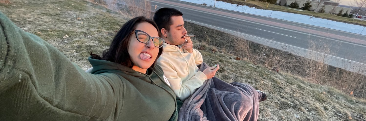 larafariaaa's profile banner image